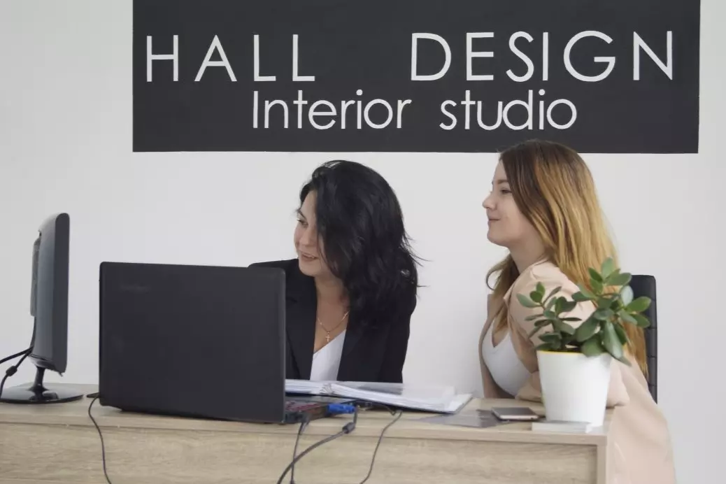 Початкові дні Hall Design — перші проєкти та робочий простір